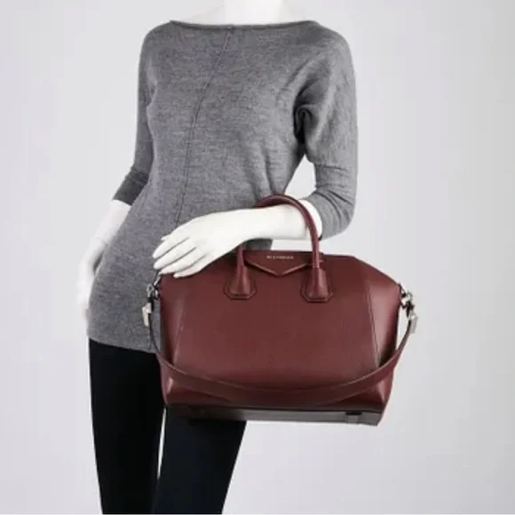 Givenchy Antigona Handbag in Oxblood - Picture 9 of 11